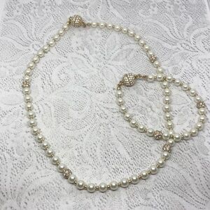 Retro glam faux pearl jewelry set necklace and bracelet